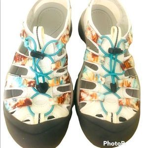 💕HOST‎ PICK💕💕Keen sandals nwot